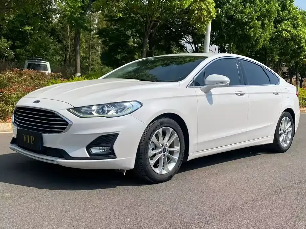 Ford Mondeo — фото 1