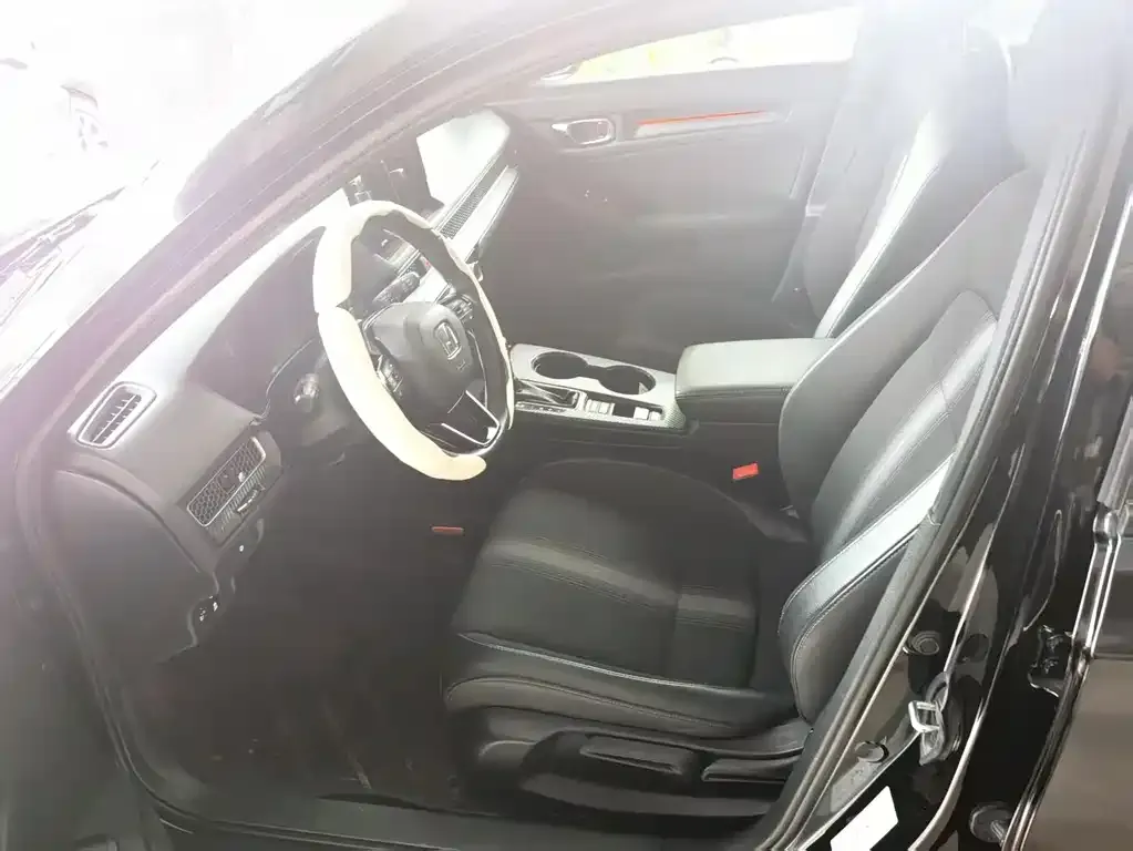 Honda Civic 2024 из CN, фото 2