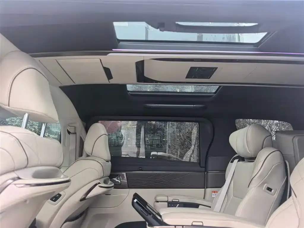 Toyota Alphard — фото 3