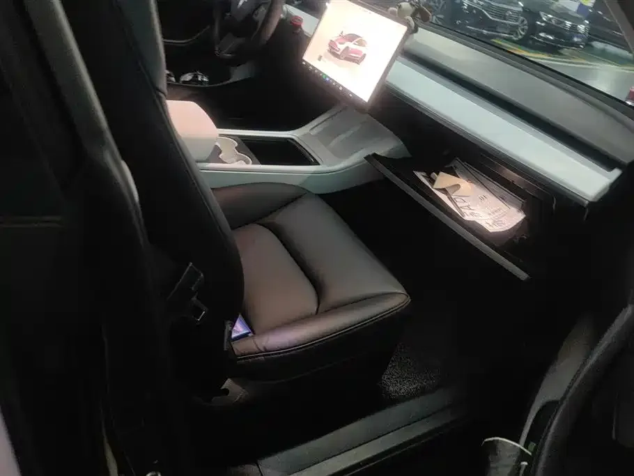 Tesla Model 3 — фото 6