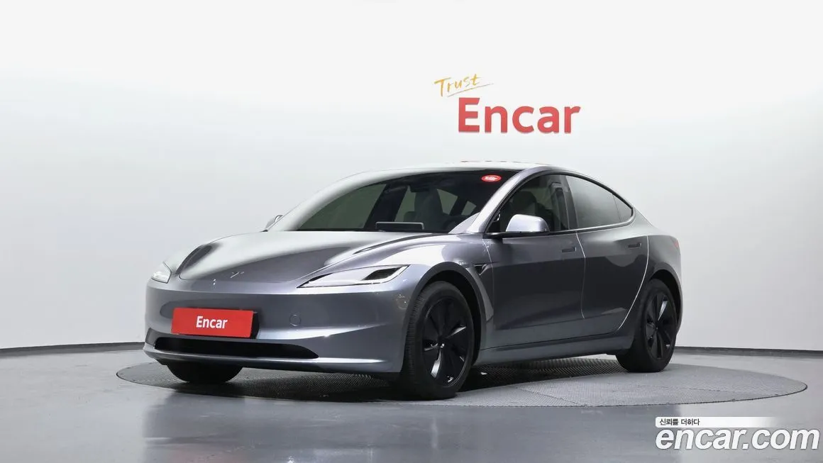 Tesla Model 3 — фото 1