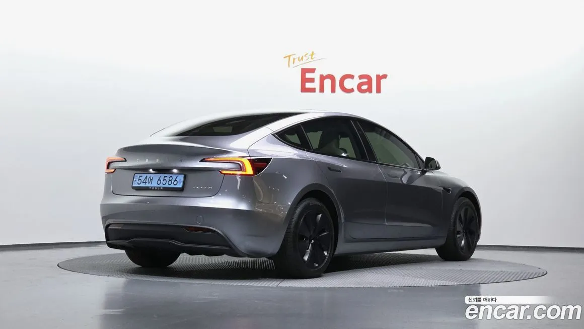 Tesla Model 3 — фото 3