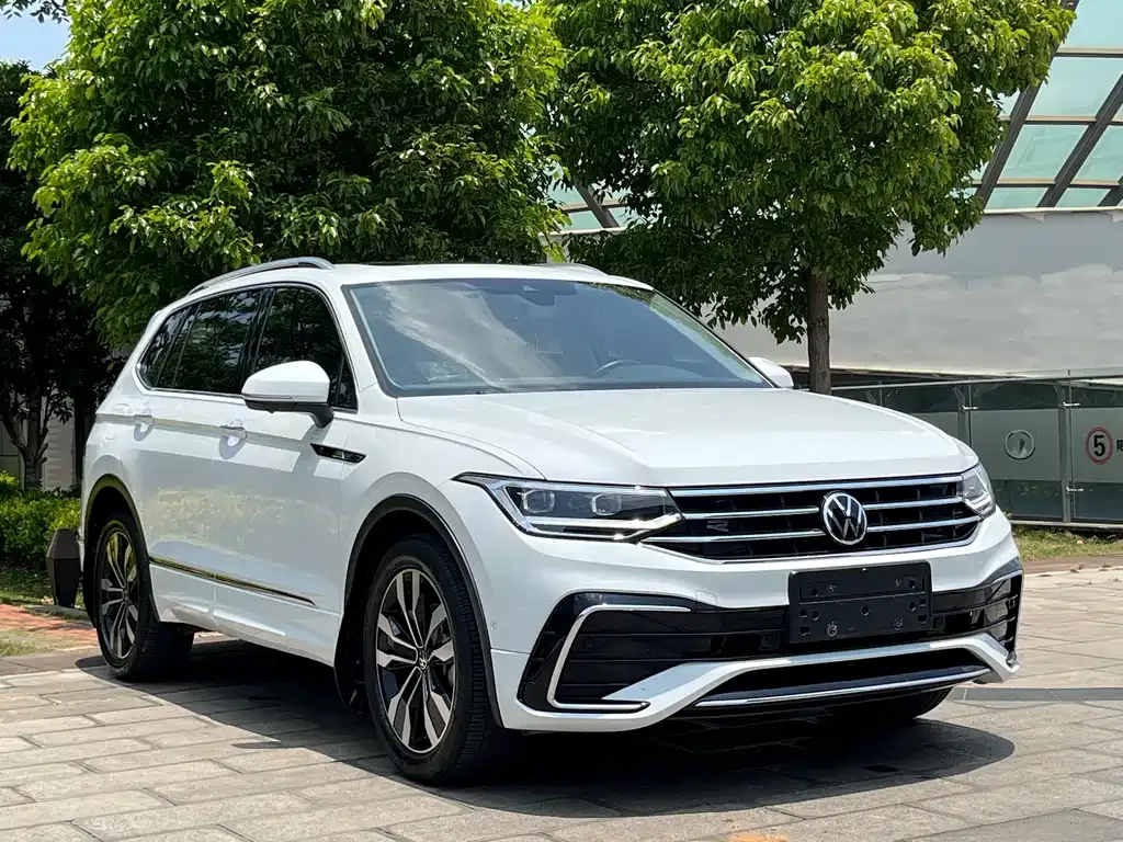 Volkswagen Tiguan L 2023 из CN, фото 10