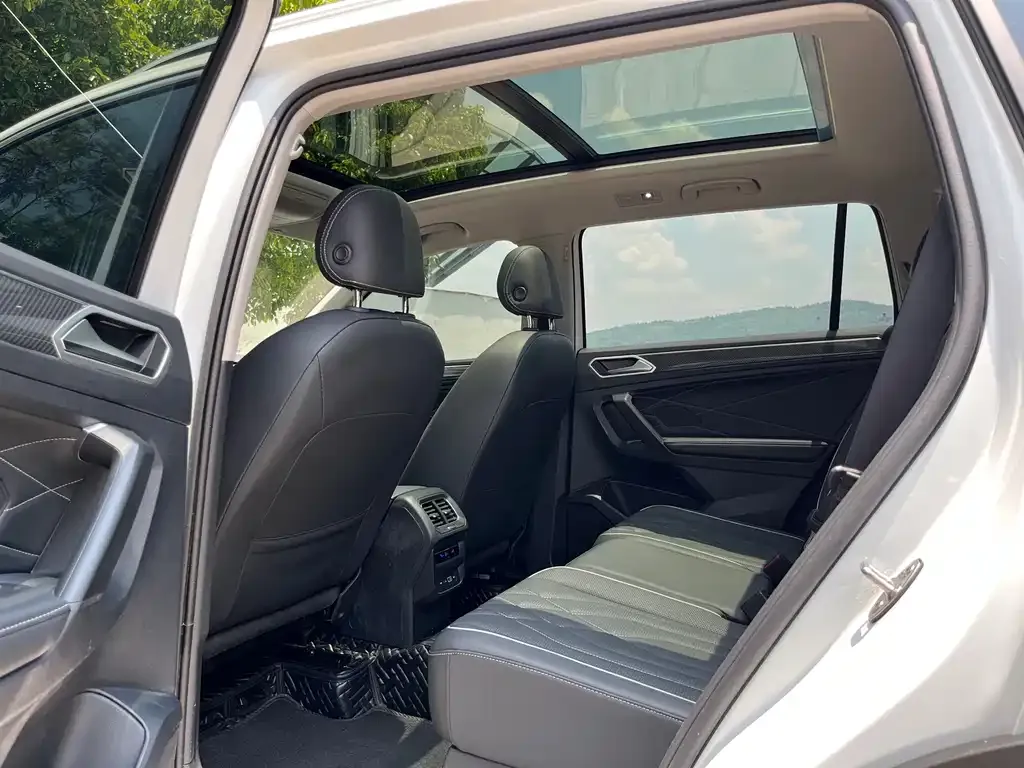 Volkswagen Tiguan L 2023 из CN, фото 4