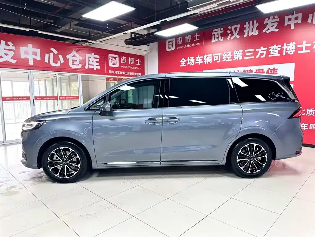 Roewe iMAX8 — фото 3