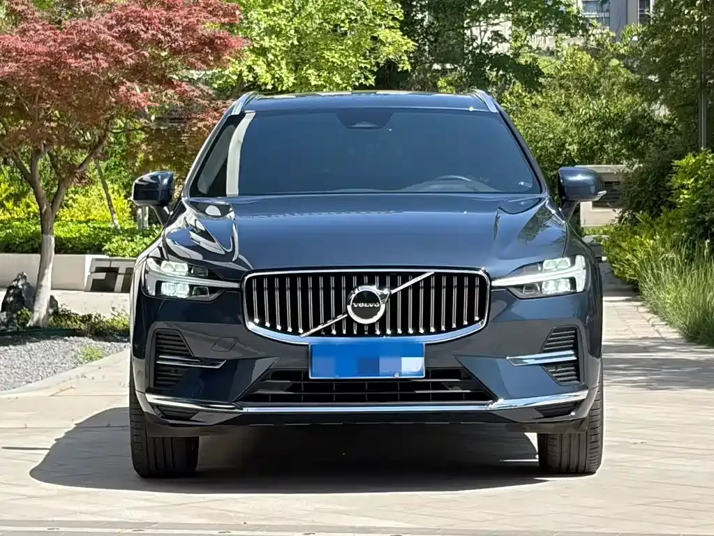 Volvo XC60 — фото 10