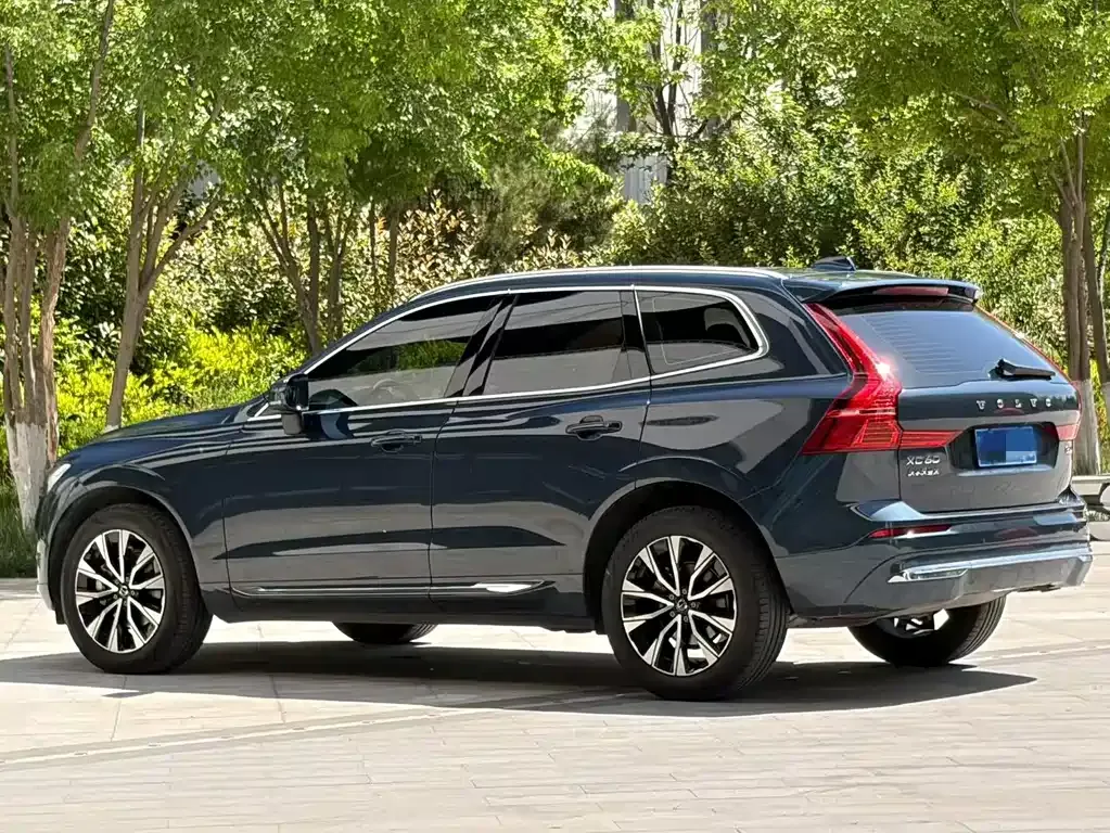 Volvo XC60 — фото 8