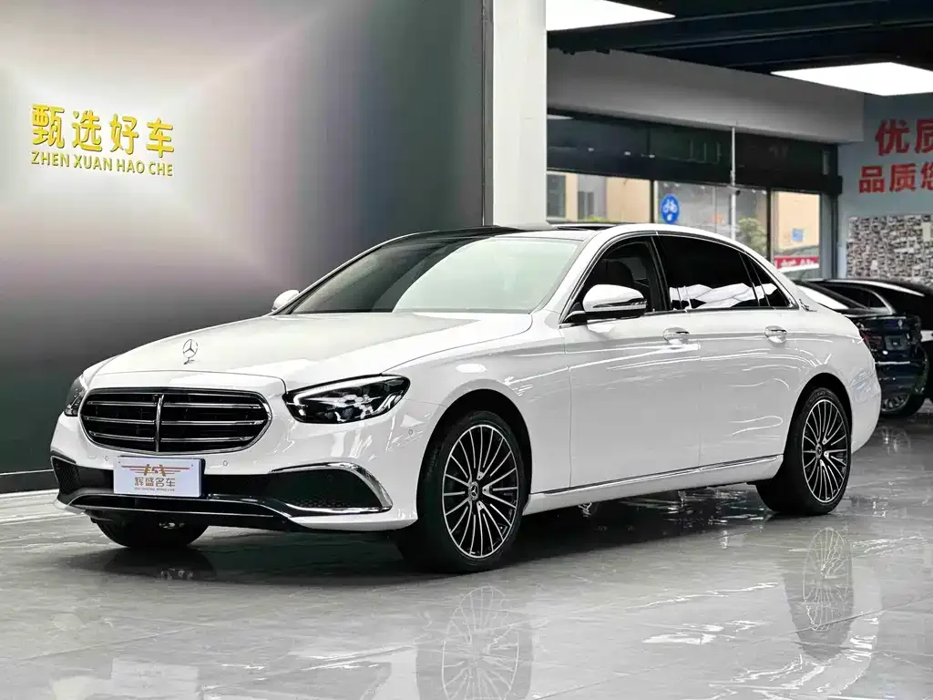 Mercedes-Benz E-Class — фото 1