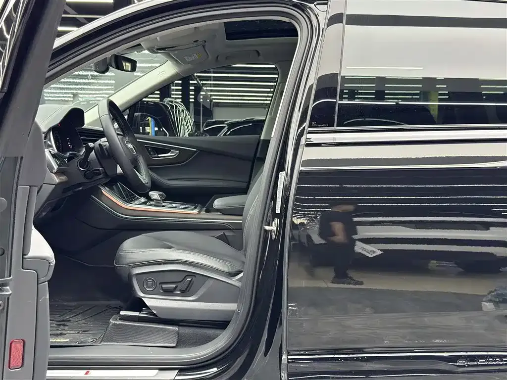 Audi Q7 — фото 9