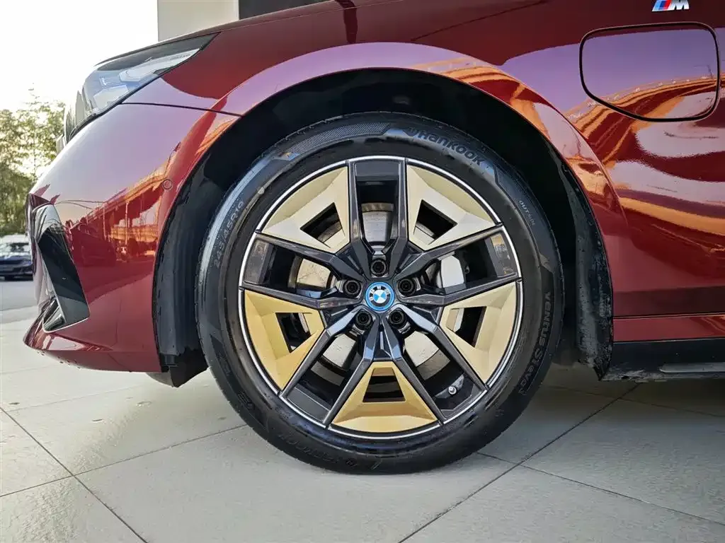 BMW i5 — фото 10