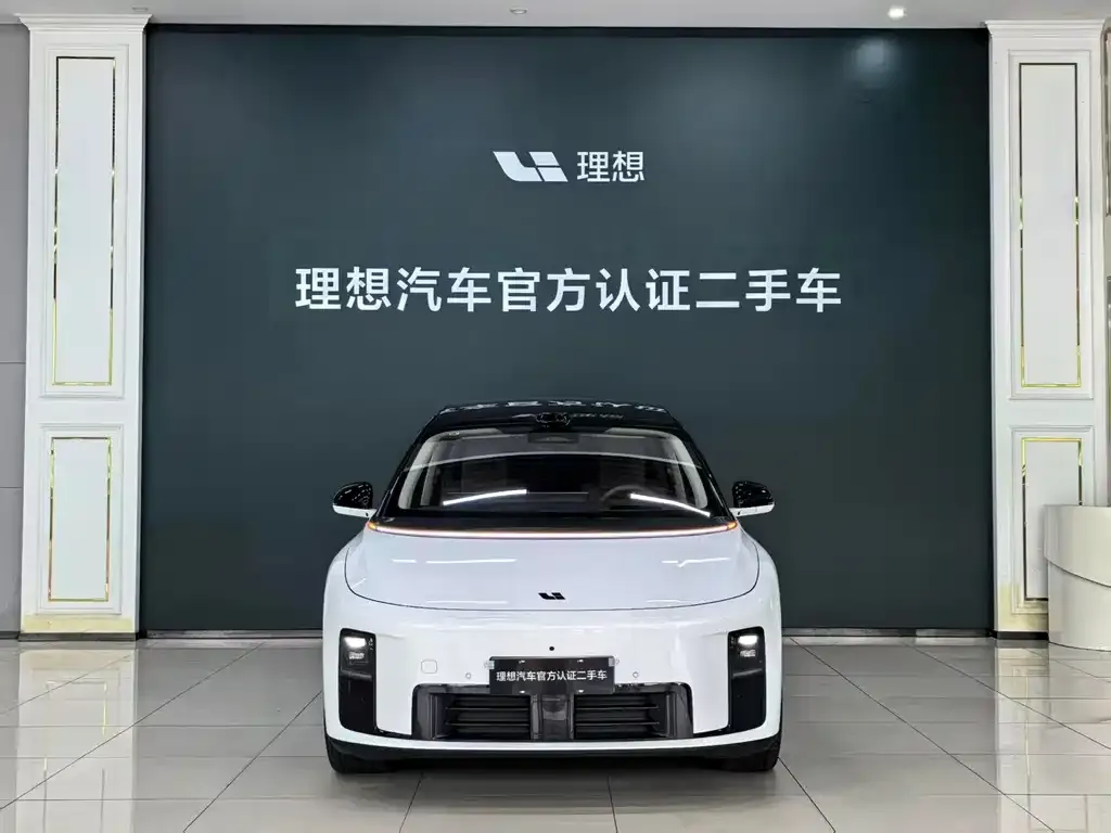 Li Auto i8