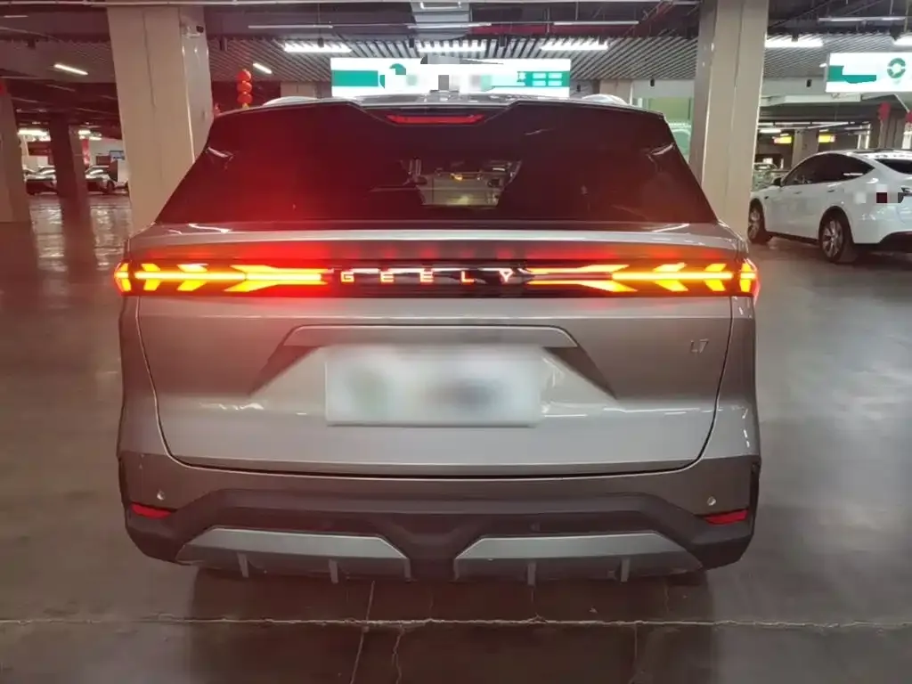 Geely Galaxy L7 — фото 10