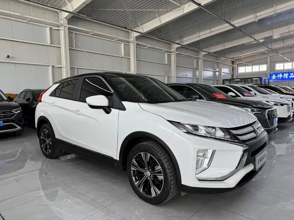 Mitsubishi Eclipse Cross — фото 9