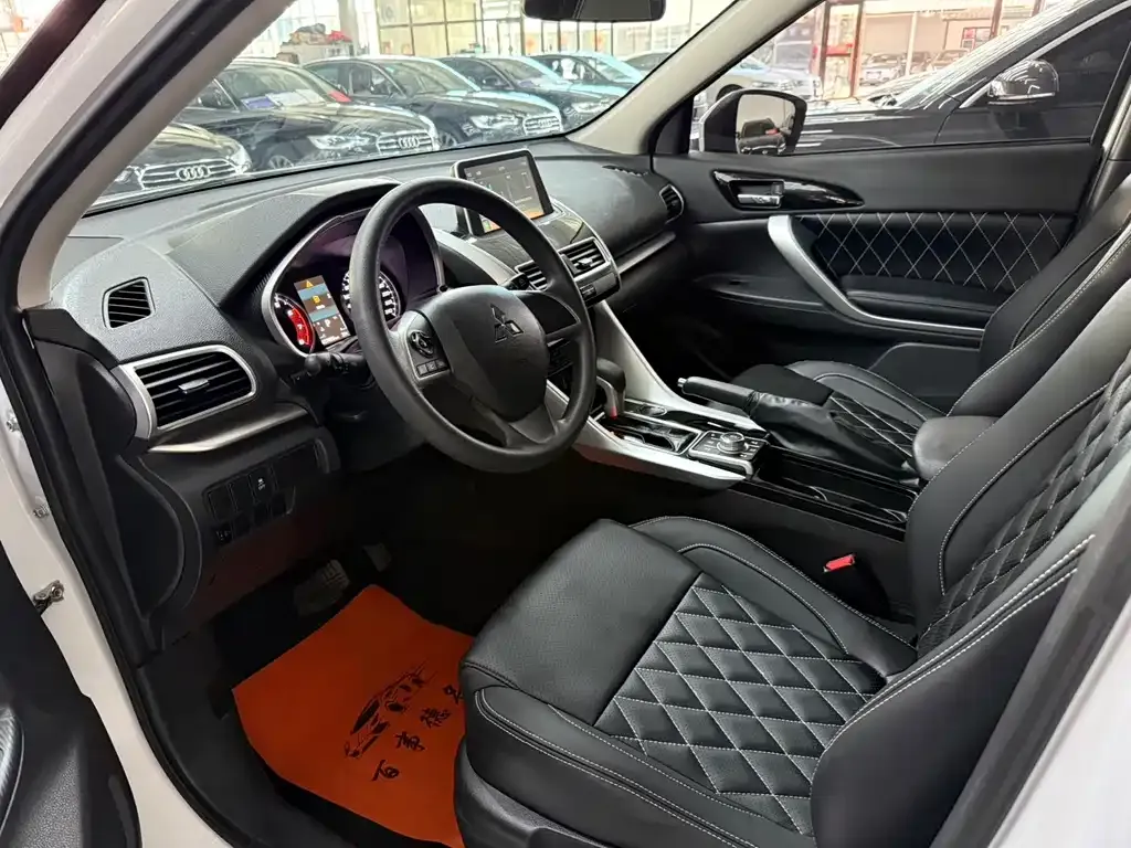 Mitsubishi Eclipse Cross — фото 7
