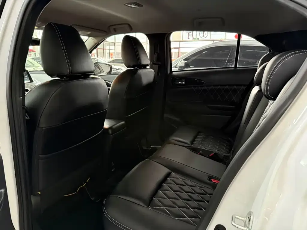 Mitsubishi Eclipse Cross — фото 8