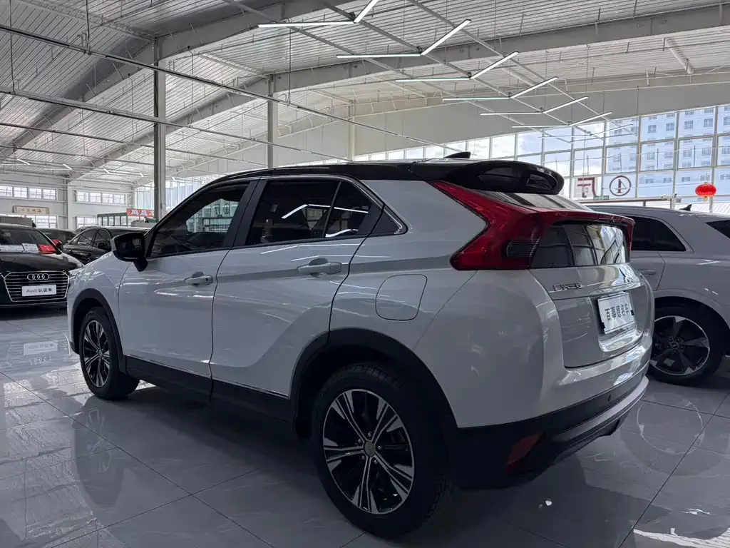 Mitsubishi Eclipse Cross — фото 5