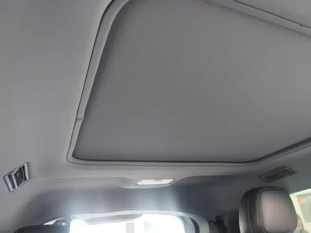 Toyota Granvia — фото 3