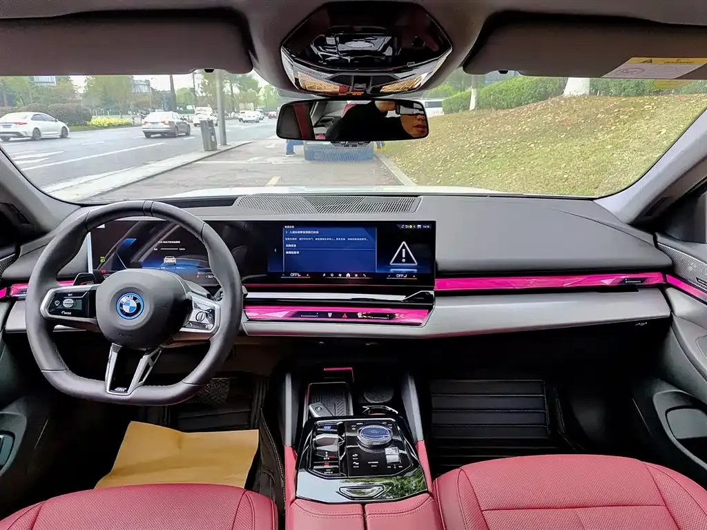 BMW i5 2025 из CN, фото 5