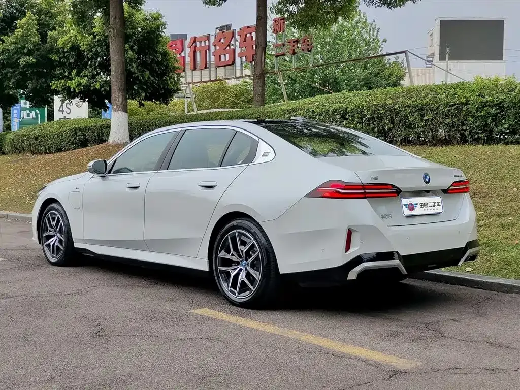 BMW i5 2025 из CN, фото 2