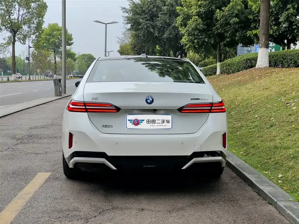 BMW i5 2025 из CN, фото 4