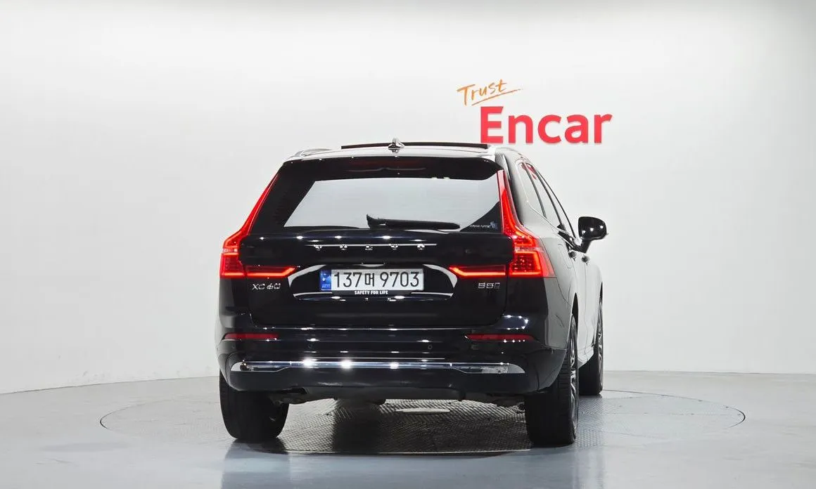 Volvo XC60 — фото 4