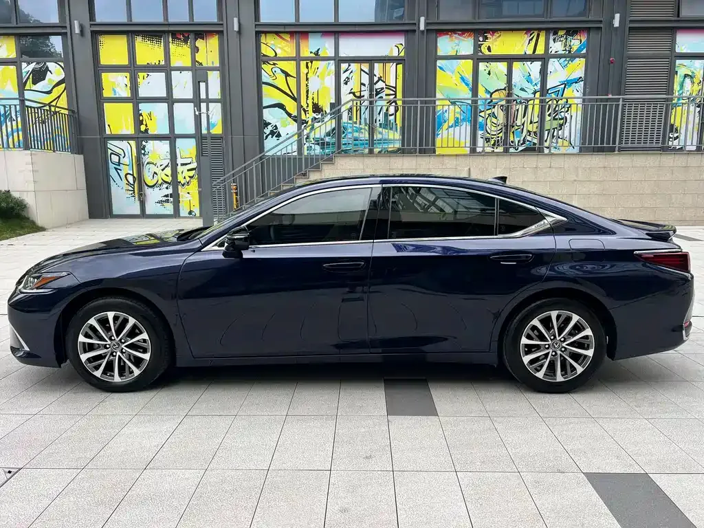 Lexus ES — фото 8
