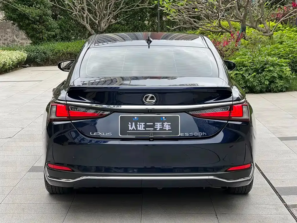 Lexus ES — фото 4