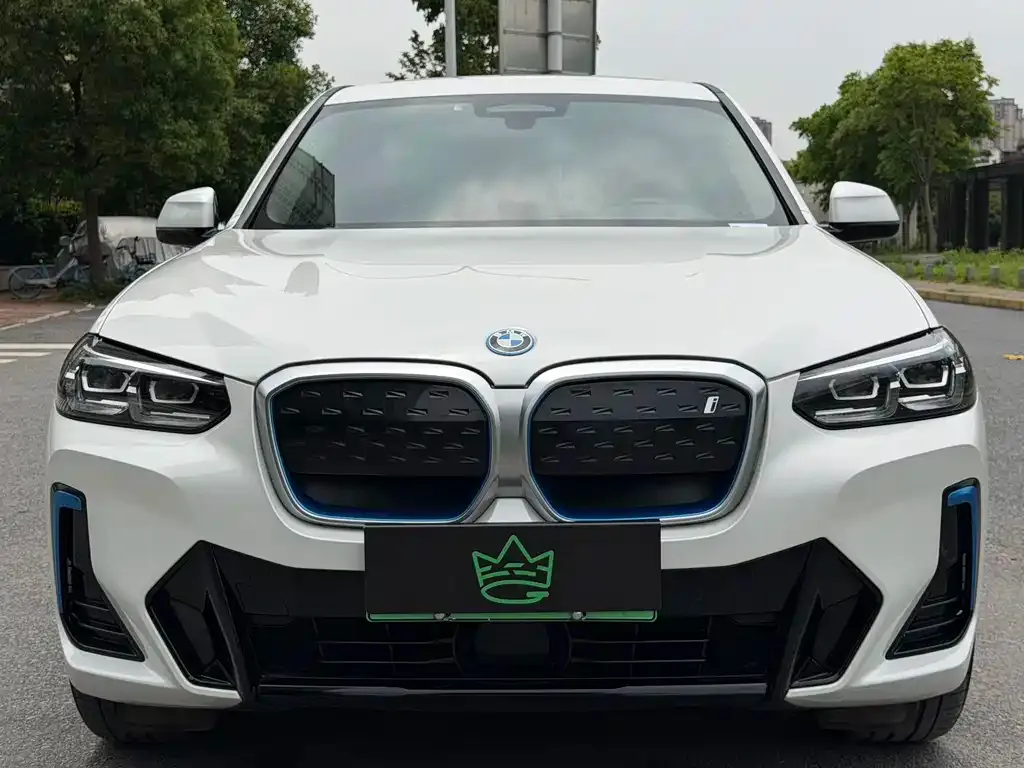 BMW iX3 — фото 2