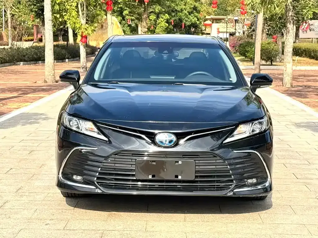 Toyota Camry — фото 9