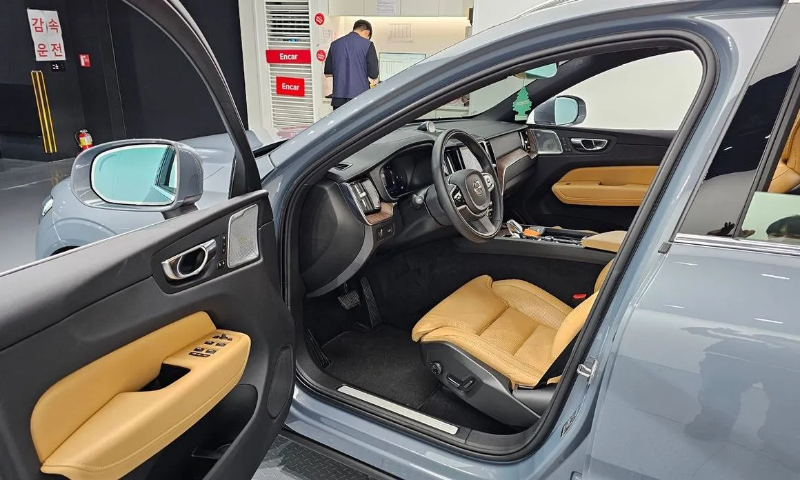 Volvo XC60 2022 из KR, фото 3