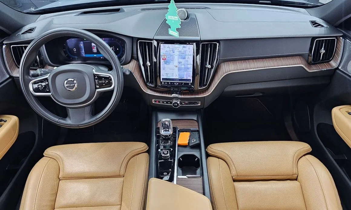 Volvo XC60 2022 из KR, фото 8