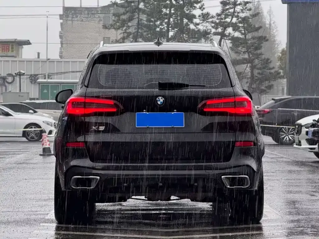 BMW X5 — фото 2