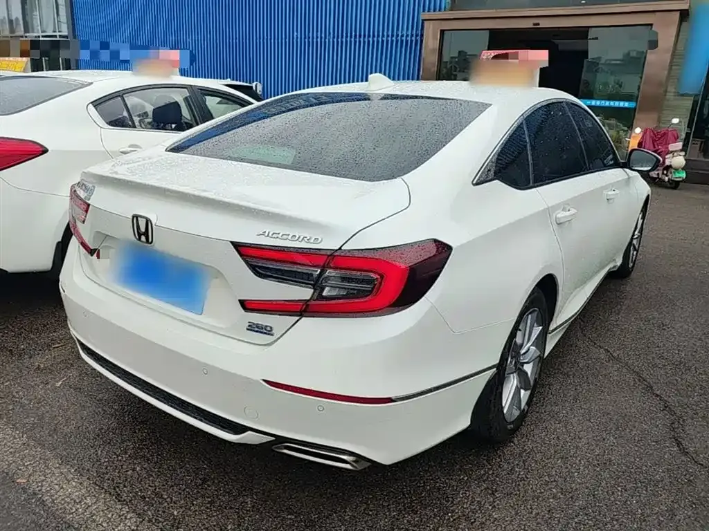 Honda Accord — фото 9
