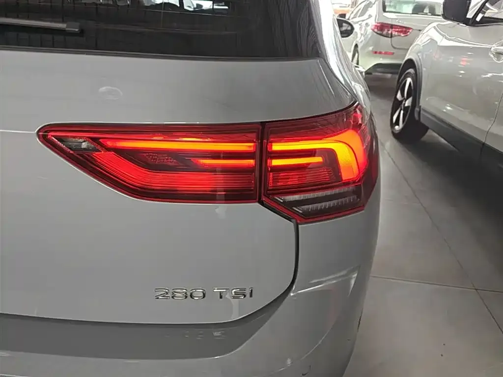 Volkswagen Golf 2021 из CN, фото 4
