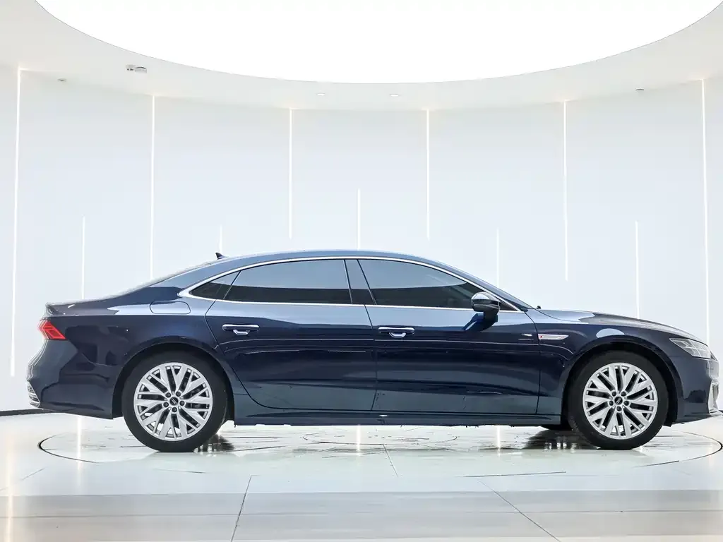 Audi A7L 2024 из CN, фото 4