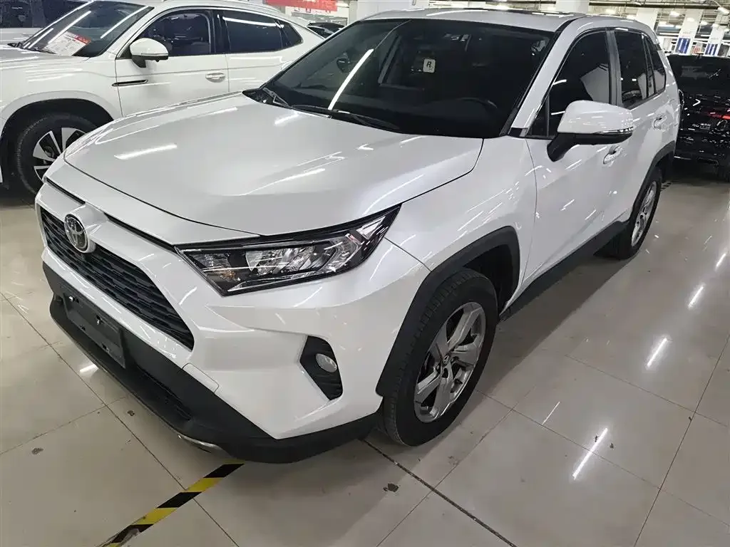 Toyota RAV4 — фото 3