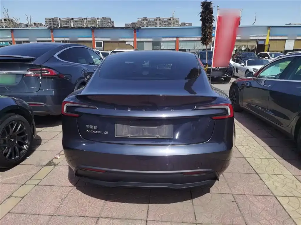 Tesla Model 3 — фото 3