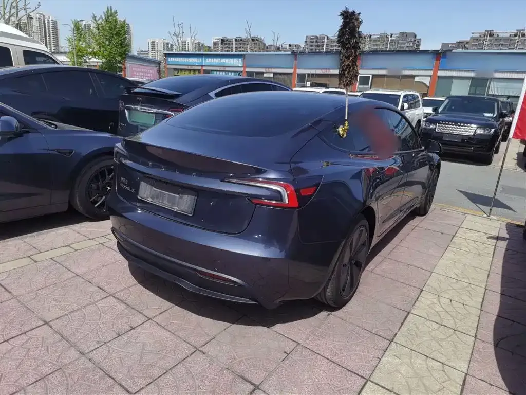 Tesla Model 3 — фото 10