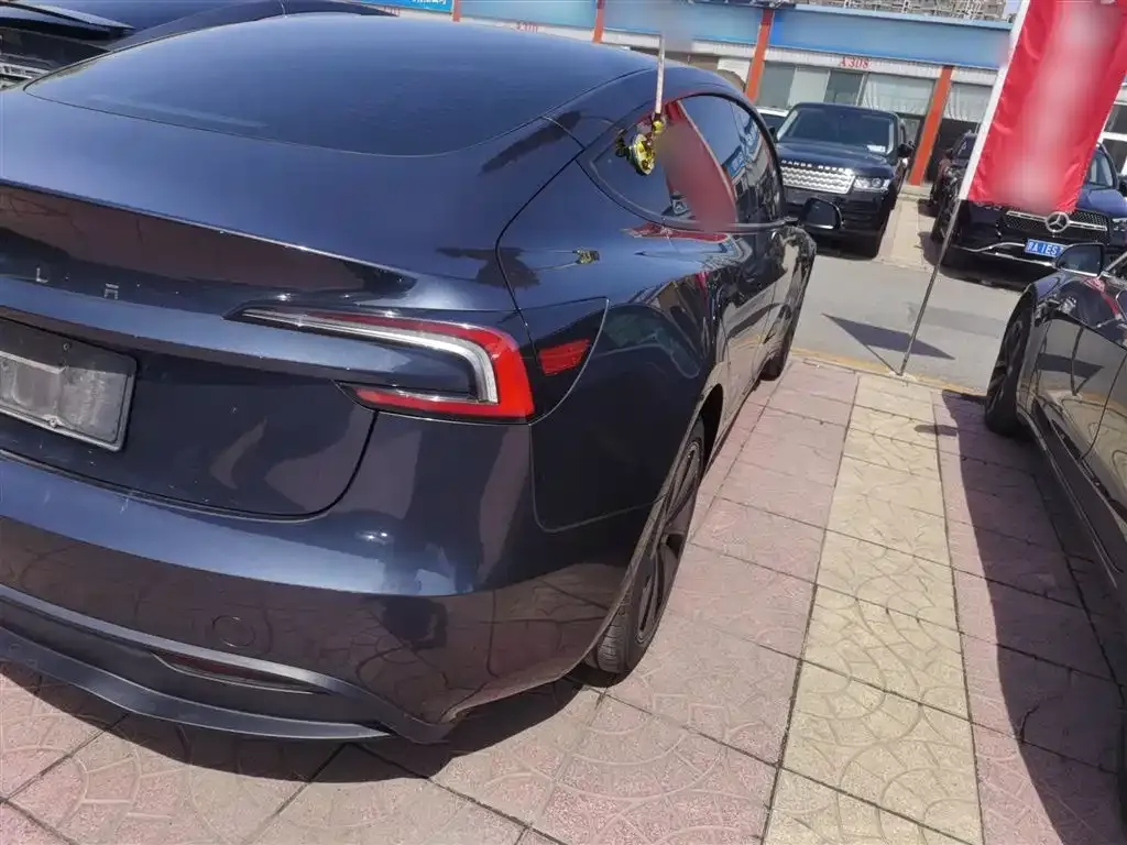 Tesla Model 3 — фото 5