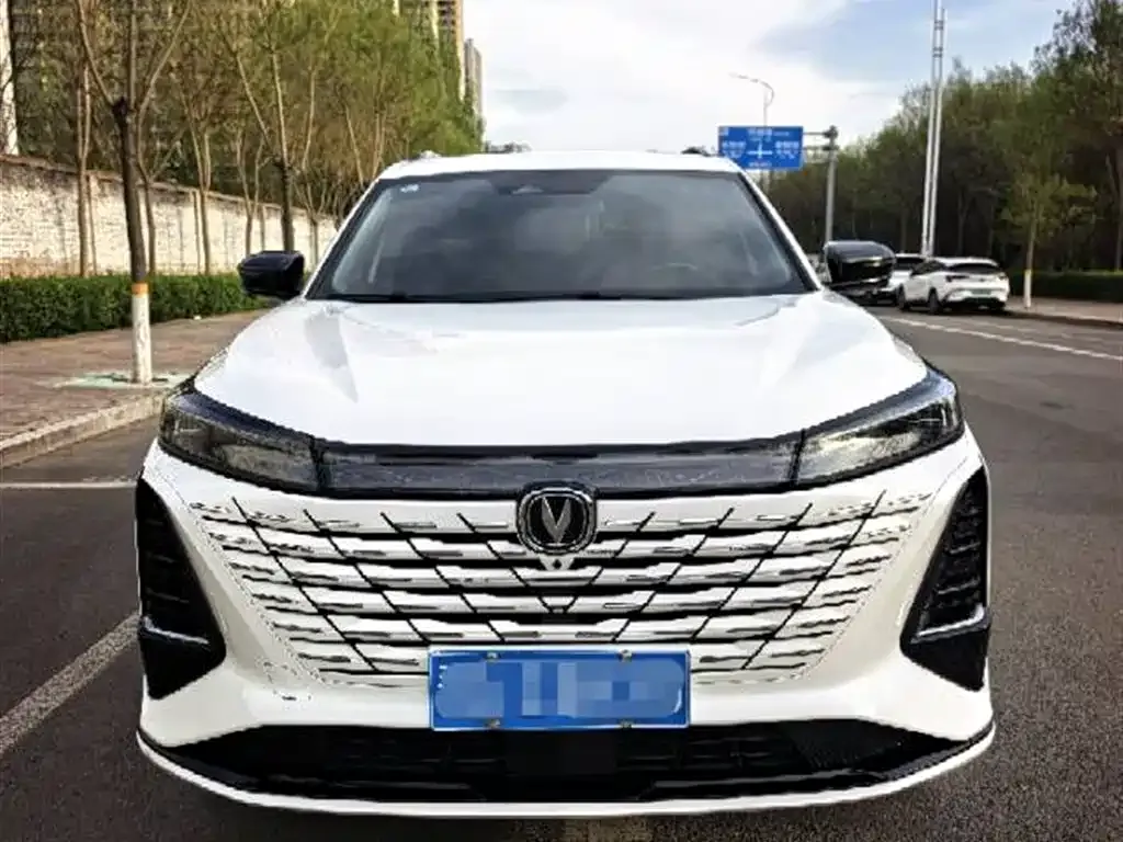 Changan CS75PLUS — фото 1