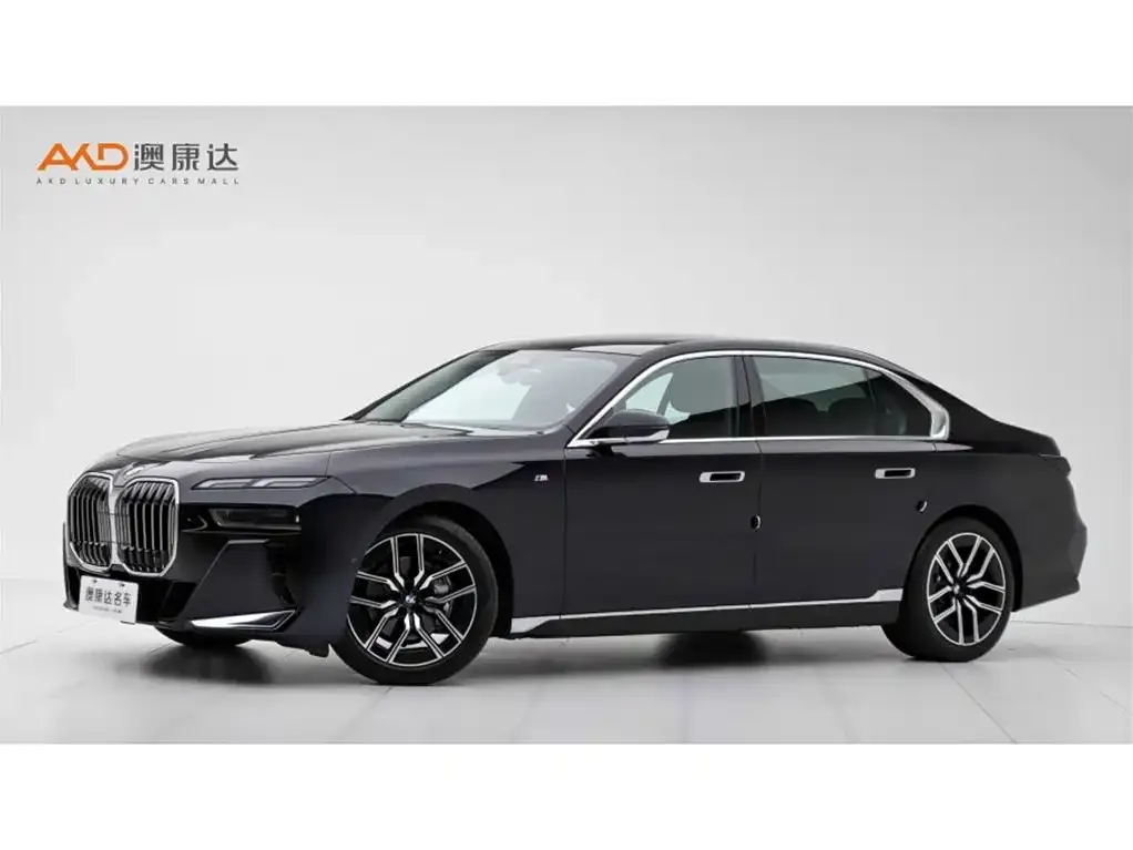 BMW 7 Series 2023 из CN, фото 1