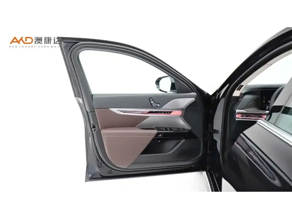 BMW 7 Series 2023 из CN, фото 2