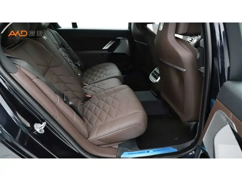 BMW 7 Series 2023 из CN, фото 10