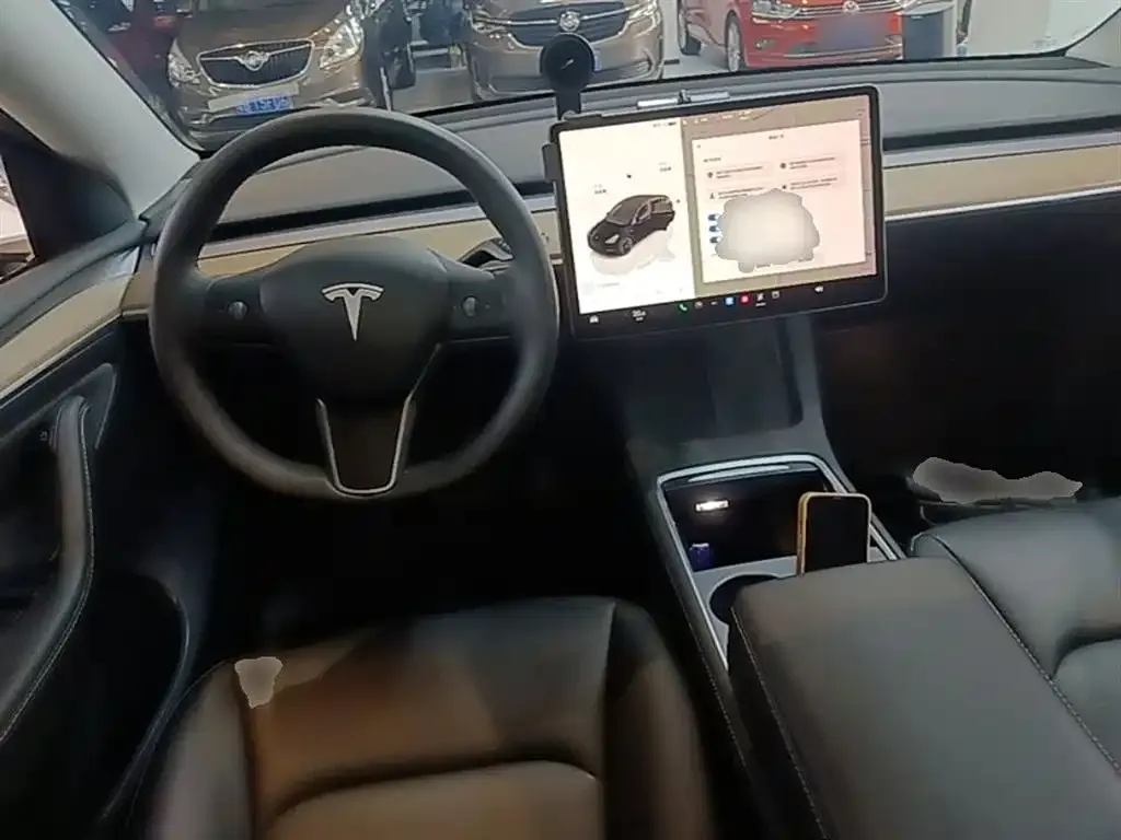 Tesla Model Y — фото 3
