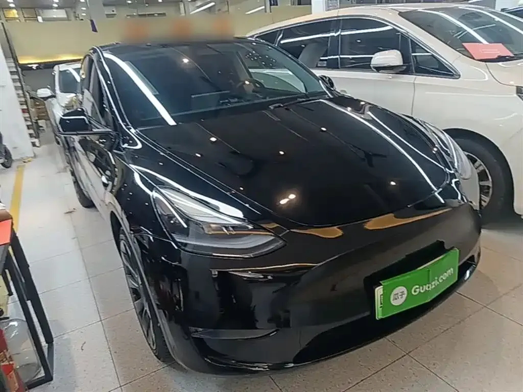 Tesla Model Y — фото 9