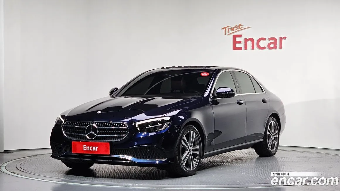 Mercedes-Benz E-Class — фото 1
