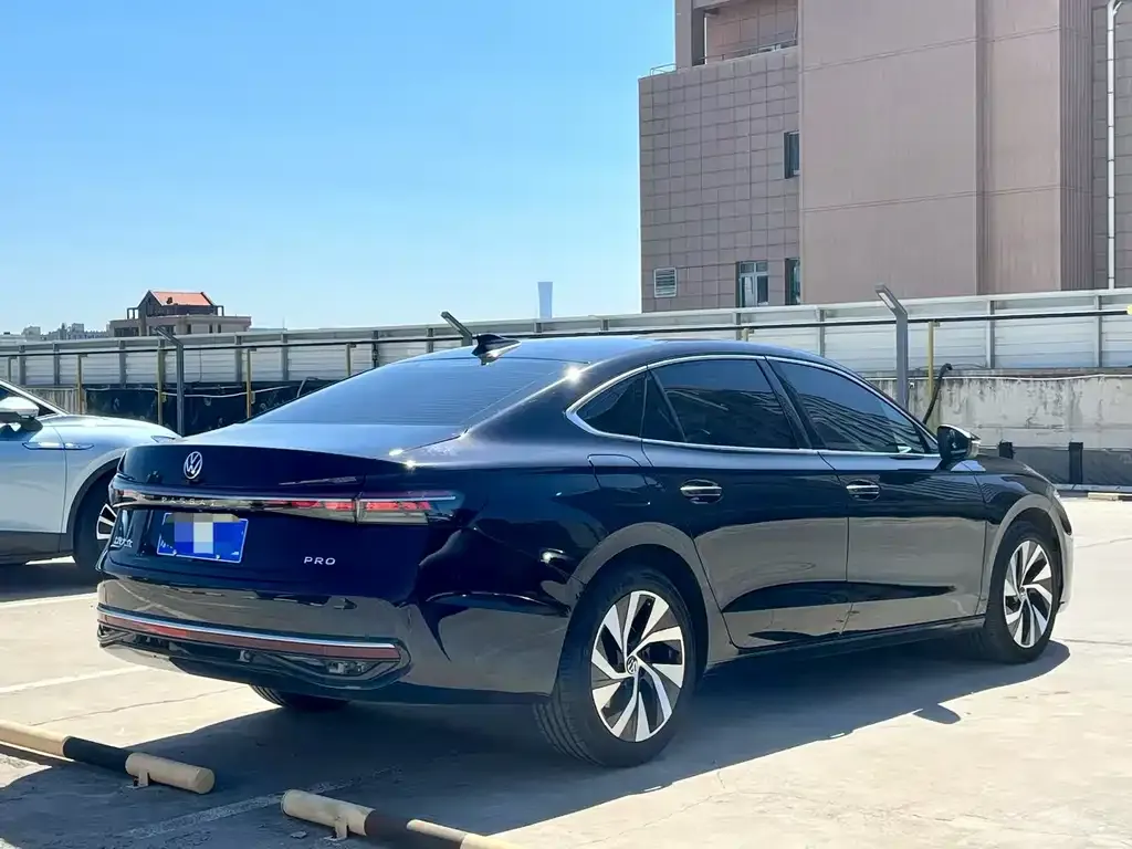 Volkswagen Passat — фото 3