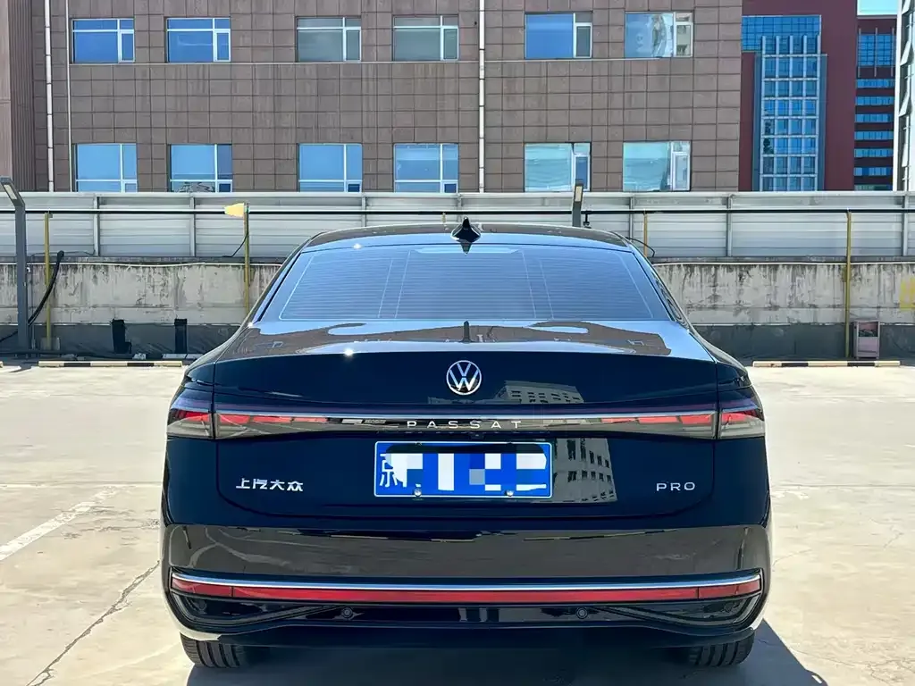 Volkswagen Passat — фото 7