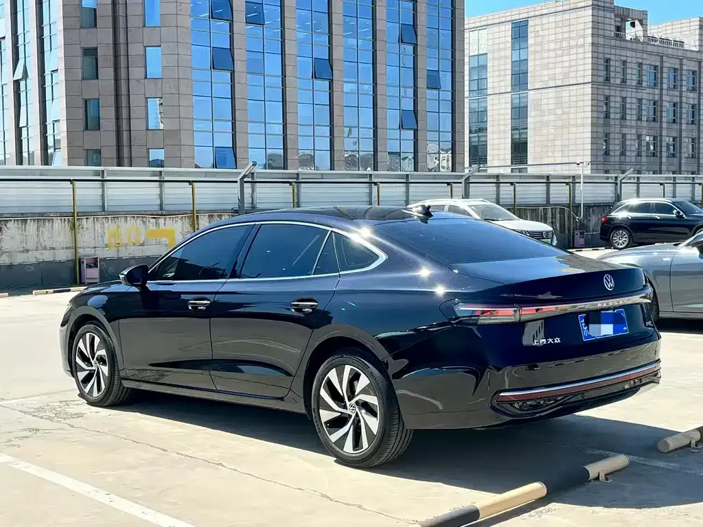 Volkswagen Passat — фото 8