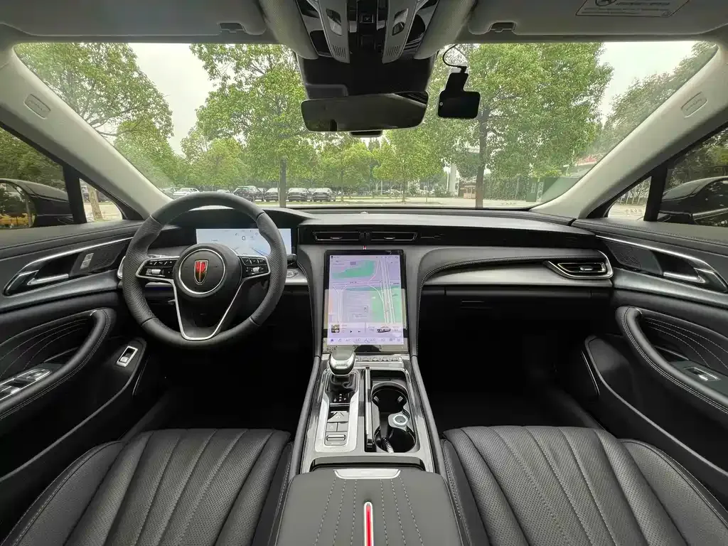 Hongqi H5 — фото 9